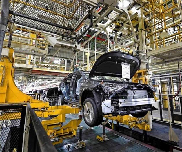 Las exportaciones automotrices cayeron 2.6% el a&ntilde;o pasado