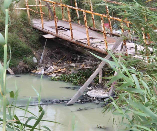 Sigue olvidado puente peatonal