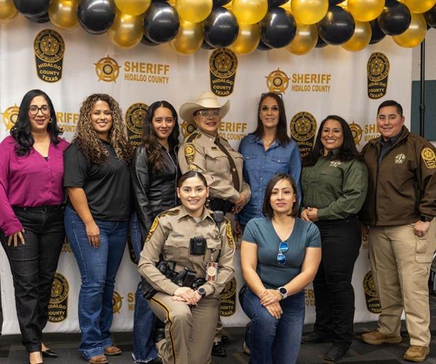 Reconocen 32 a&ntilde;os de servicio de la sargento Estela Rodr&iacute;guez