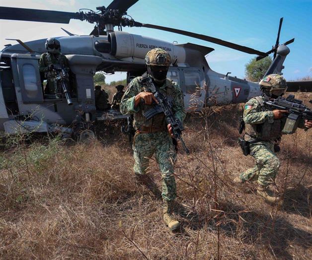 Helicópteros artillados en acción en Michoacán Helicópteros artillados en acción en Michoacán