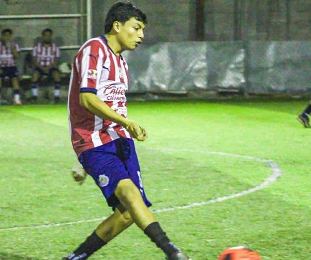 Intensa lucha por la cima en Torneo Entre semana &acute;B&acute;