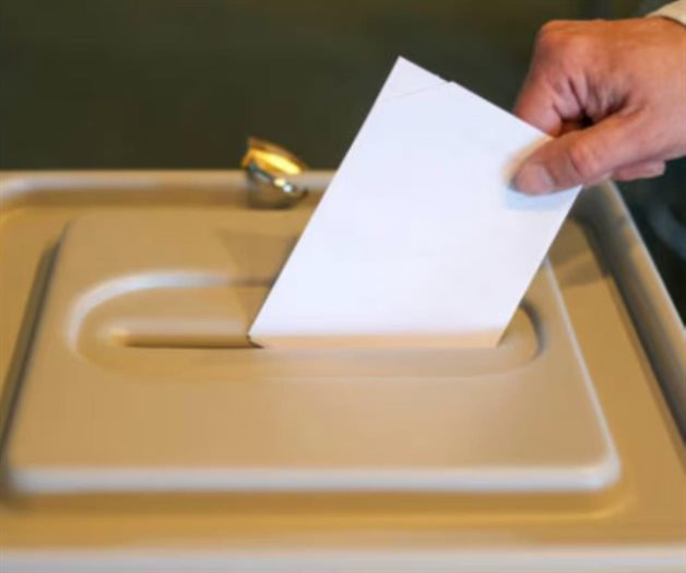 Monreal pide análisis serio y PRI denuncia intento de someter al INE Monreal pide análisis serio y PRI denuncia intento de someter al INE