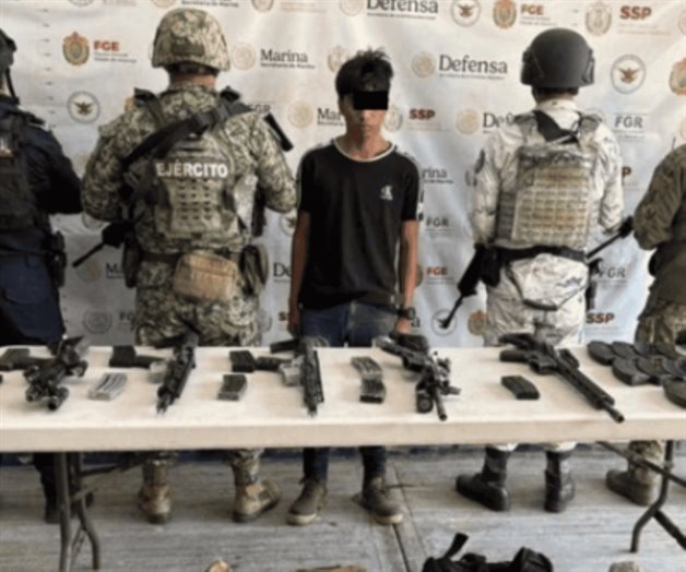Detienen en Veracruz a menor con seis armas largas