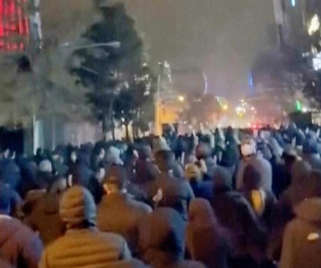 Trump dice que Ir&aacute;n quiere negociar mientras los muertos en las protestas suben al menos a 646