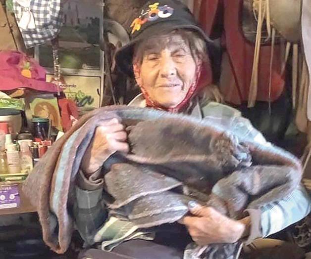 Llevan abrigo y esperanza a las familias de ‘El Grullo’