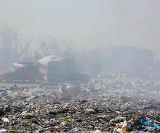 Prenden fuego al basurero de Las Calabazas Prenden fuego al basurero de Las Calabazas