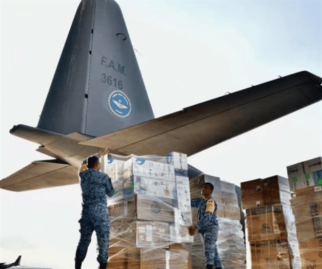 Defensa traslada ayuda humanitaria a Jamaica por hurac&aacute;n Melissa
