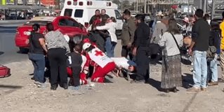 Dos lesionados en accidente en la L&aacute;zaro