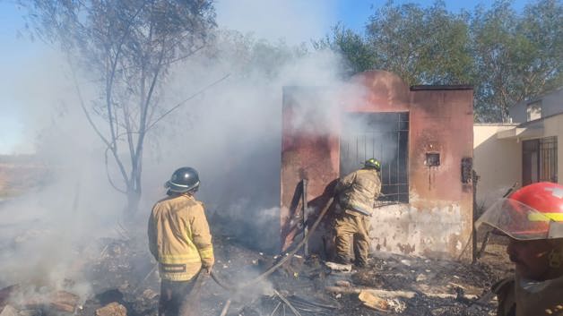 Arde casa en Misiones del Puente