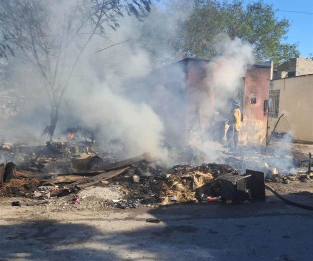 Arde casa en Misiones del Puente