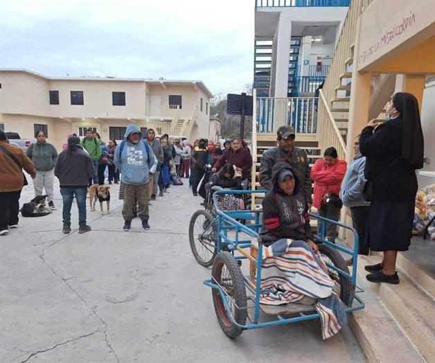 Polemizan retiro de despensas a beneficiarios de 65 y M&aacute;s