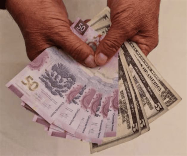 Precio del d&oacute;lar este viernes; el peso mexicano pierde terreno