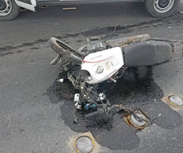 Lamentable accidente en entronque de la salida a Los &Aacute;ngeles deja un joven motociclista fallecido