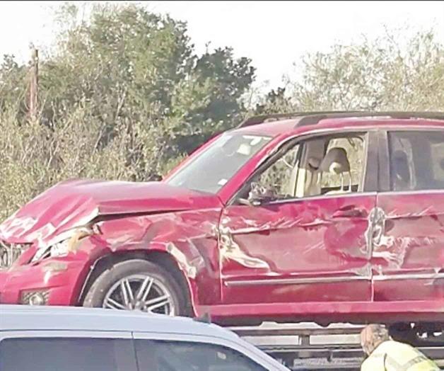 Persecuci&oacute;n por robo de auto acaba con 2 arrestos