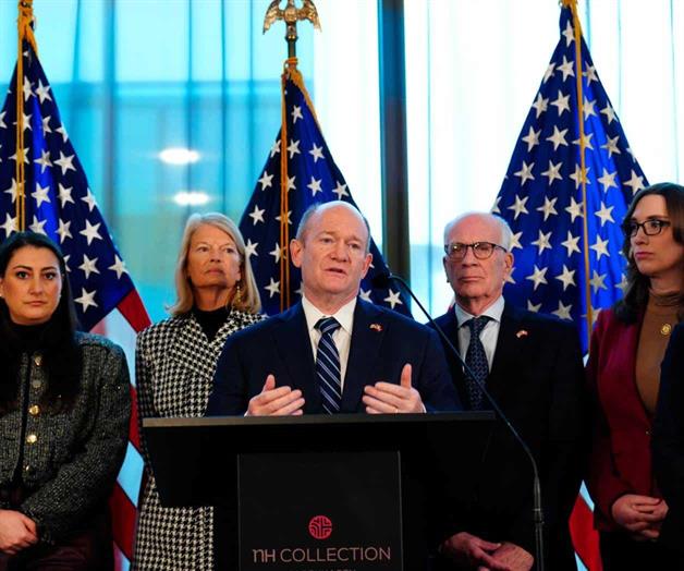 Congresistas tratan de calmar a Dinamarca