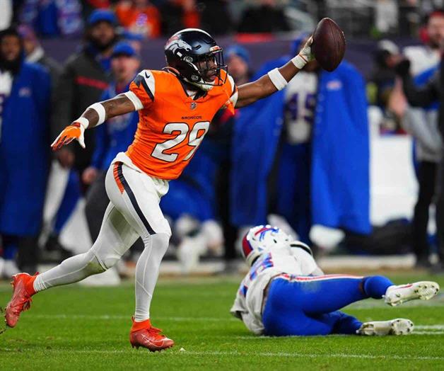 Broncos vencen a Bills y avanzan por t&iacute;tulo de AFC