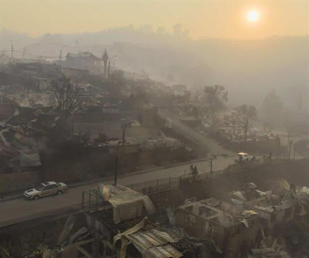 Al menos 18 muertos por incendios forestales en Chile; el presidente decreto de emergencia