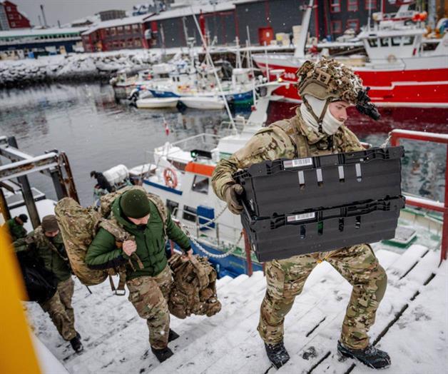 Europa advierte de una "peligrosa espiral descendente" por aviones de Trump hacia Groenlandia