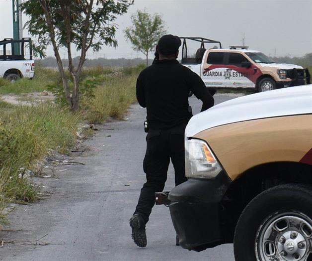 Decomisan camioneta tras persecuci&oacute;n en la frontera