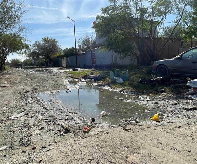 Vecinos denuncian colapso de drenajes