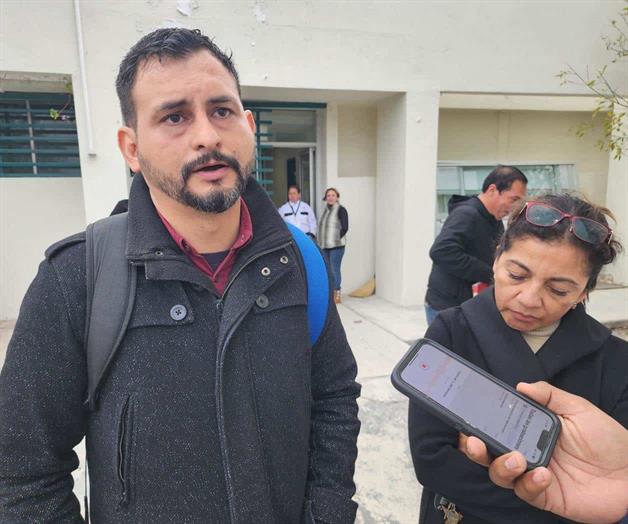 Visitan el Centro de Salud Valle Hermoso