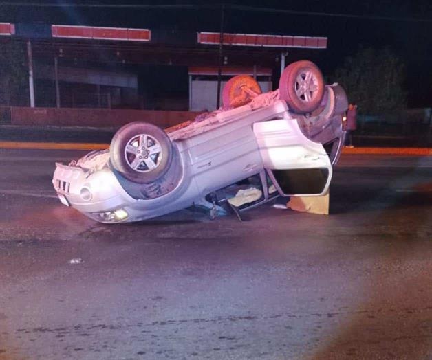 Se impacta contra poste Se impacta contra poste