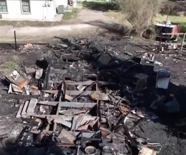 Madre y sus 3 hijos pierden su hogar en minutos por incendio