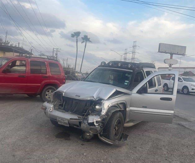 Se impactan 2 camionetas